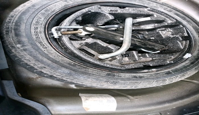 2015 Skoda Superb ELEGANCE 1.8 TSI MT, Petrol, Manual, 1,02,155 km, tyre