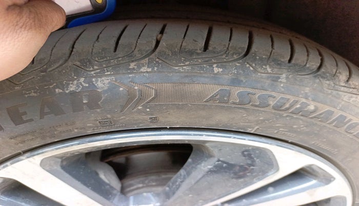 2023 Tata ALTROZ XZ PLUS O SUNROOF CNG, Petrol, Manual, 35,885 km, tyre