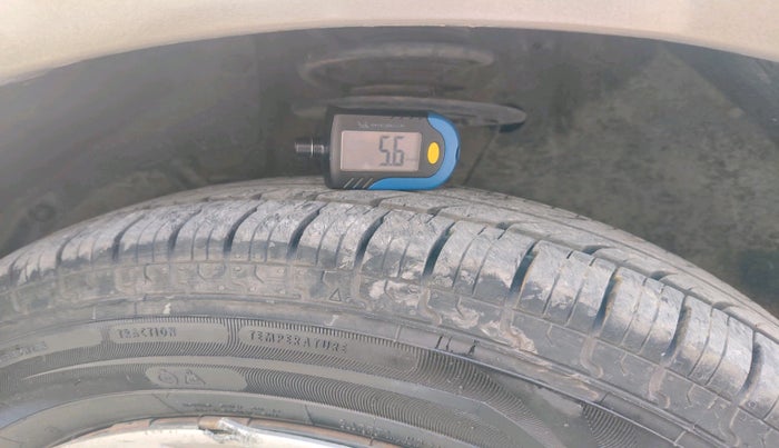 2017 Maruti Dzire VDI, Diesel, Manual, 1,14,761 km, tyre