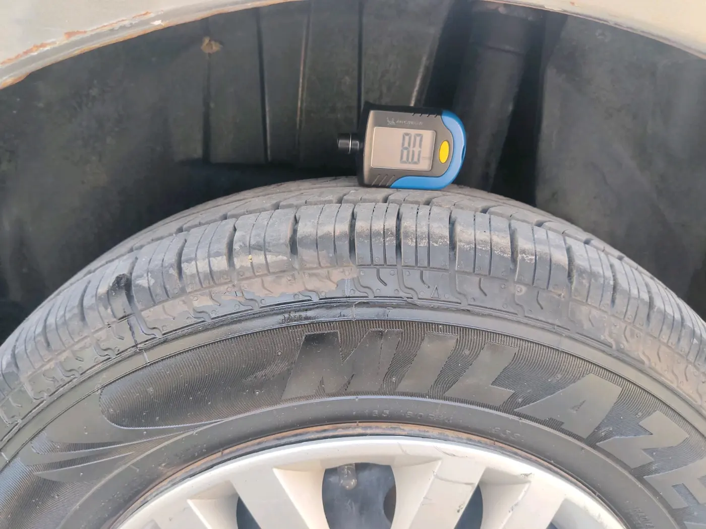 2017 Maruti Dzire VDI, Diesel, Manual, 1,14,761 km, tyre