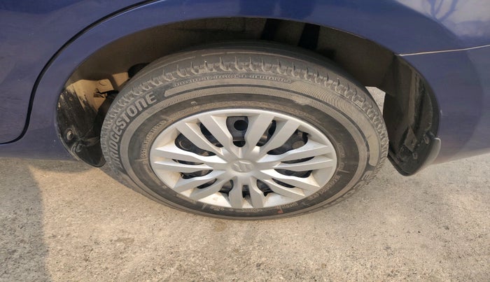 2018 Maruti Dzire VXI AMT, Petrol, Automatic, 98,436 km, tyre