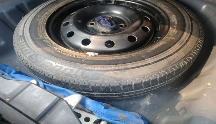 2018 Maruti Dzire VXI AMT, Petrol, Automatic, 98,436 km, tyre