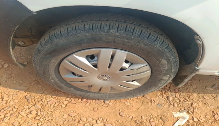 2011 Maruti Alto LXI, Petrol, Manual, 1,39,840 km, tyre