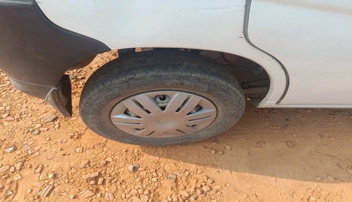 2011 Maruti Alto LXI, Petrol, Manual, 1,39,840 km, tyre
