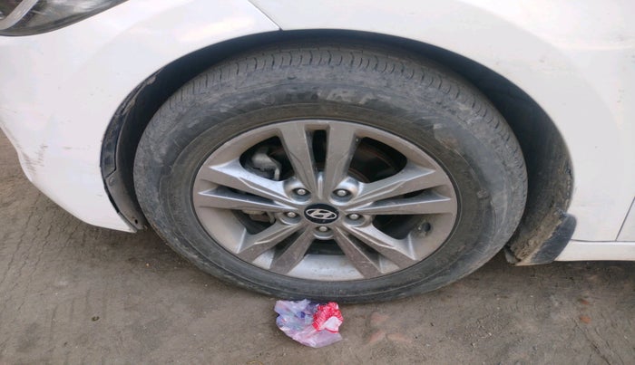 2017 Hyundai New Elantra 1.6 SX (O) MT DIESEL, Diesel, Manual, 82,728 km, tyre