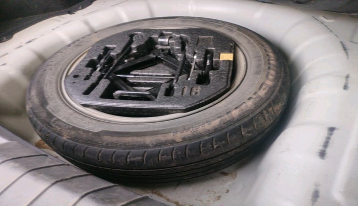 2017 Hyundai New Elantra 1.6 SX (O) MT DIESEL, Diesel, Manual, 82,728 km, tyre