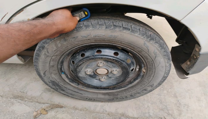 2016 Maruti Alto 800 VXI, Petrol, Manual, 83,629 km, tyre