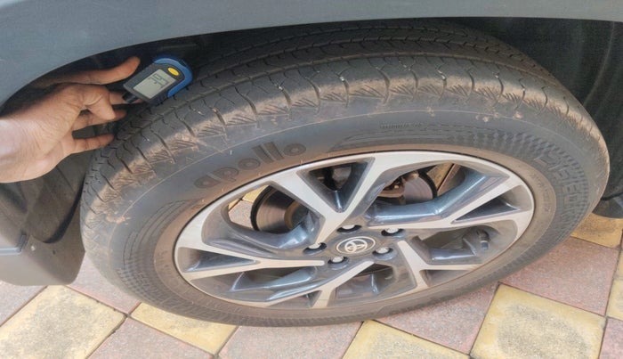 2024 Toyota URBAN CRUISER HYRYDER V AT NEO DRIVE, Petrol, Automatic, 23,555 km, tyre