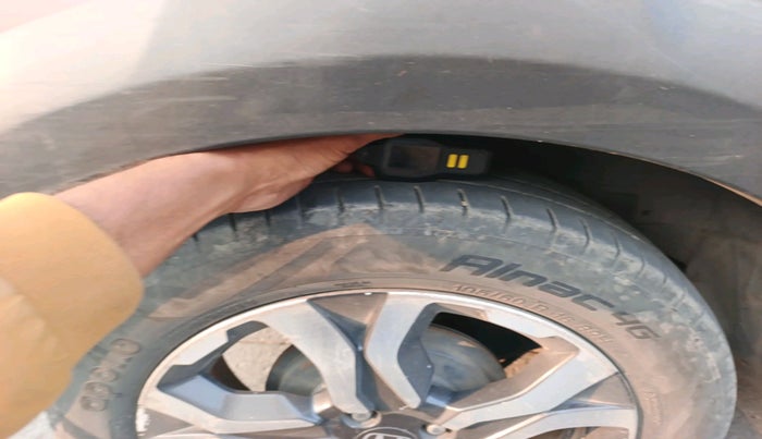 2018 Honda WR-V 1.5L I-DTEC VX MT, Diesel, Manual, 1,58,111 km, tyre