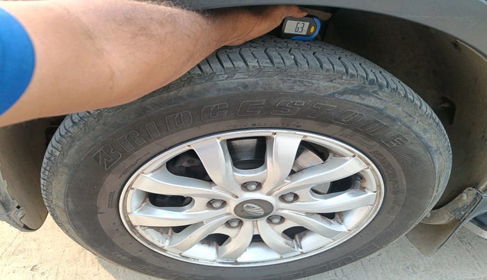 2018 Mahindra XUV500 W9 AT, Diesel, Automatic, 85,026 km, tyre