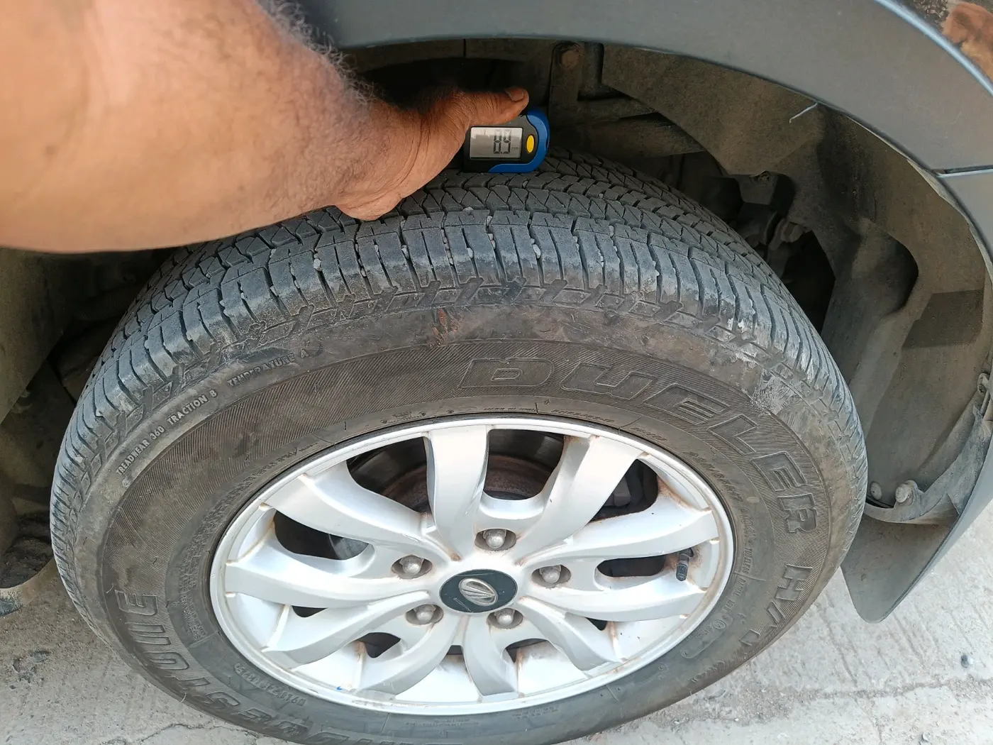 2018 Mahindra XUV500 W9 AT, Diesel, Automatic, 85,026 km, tyre