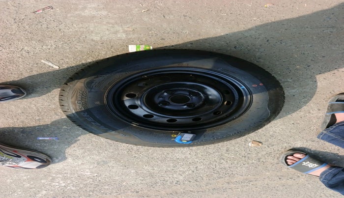 2018 Maruti Swift VXI, Petrol, Manual, 75,533 km, tyre