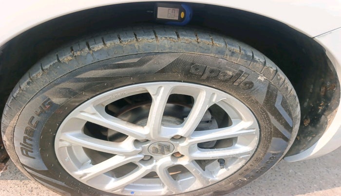 2018 Maruti Swift VXI, Petrol, Manual, 75,533 km, tyre