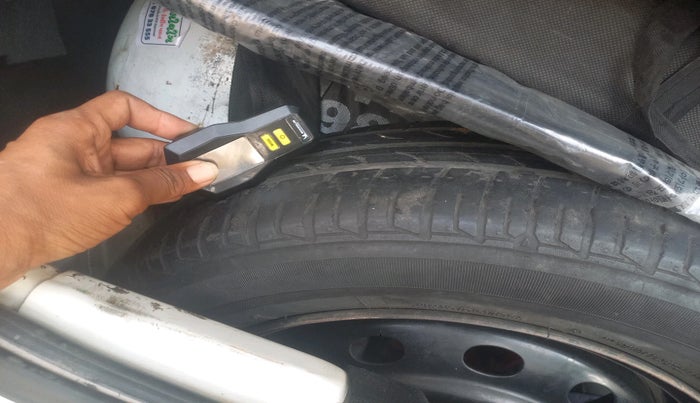 2016 Tata Tiago XT PETROL, Petrol, Manual, 1,90,196 km, tyre