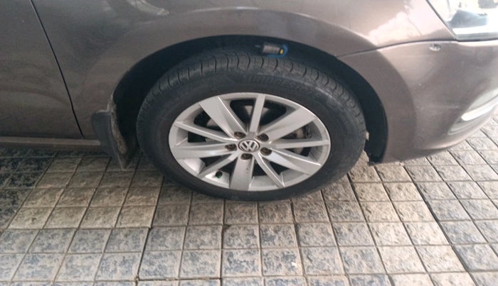 2016 Volkswagen Polo HIGHLINE1.2L, Petrol, Manual, 89,977 km, tyre