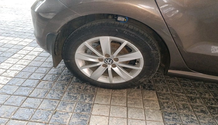 2016 Volkswagen Polo HIGHLINE1.2L, Petrol, Manual, 89,977 km, tyre