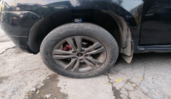 2014 Renault Duster 85 PS RXL DIESEL, Diesel, Manual, 2,17,357 km, tyre