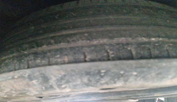 2014 Renault Duster 85 PS RXL DIESEL, Diesel, Manual, 2,17,357 km, tyre