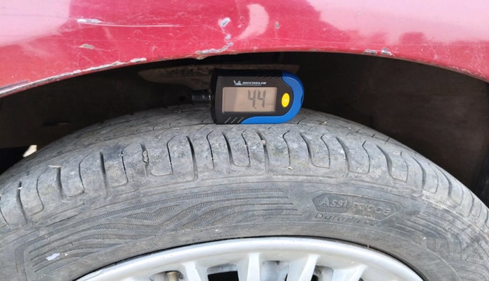 2011 Chevrolet Spark LS 1.0, Petrol, Manual, 1,03,960 km, tyre