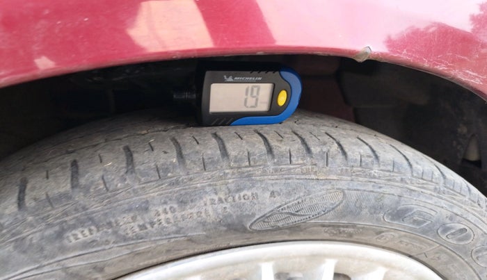 2011 Chevrolet Spark LS 1.0, Petrol, Manual, 1,03,960 km, tyre