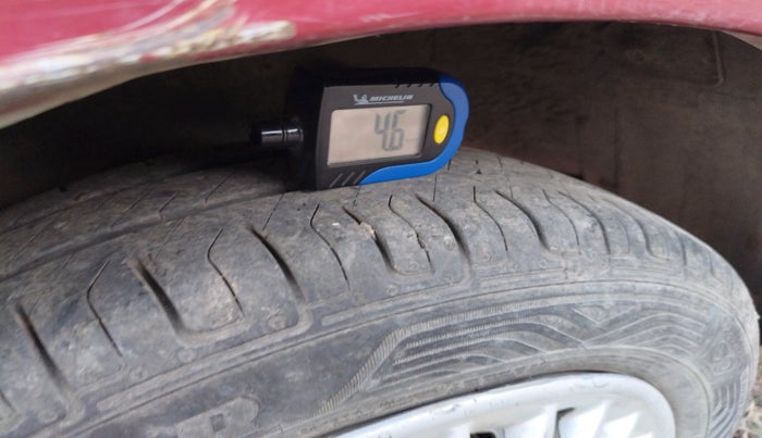 2011 Chevrolet Spark LS 1.0, Petrol, Manual, 1,03,960 km, tyre