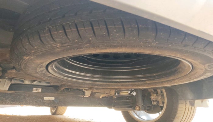 2022 MG HECTOR PLUS SUPER 1.5 PETROL TURBO HYBRID MT 7-STR, Petrol, Manual, 22,219 km, tyre