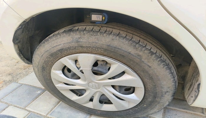 2020 Maruti Swift VXI, Petrol, Manual, 30,662 km, tyre