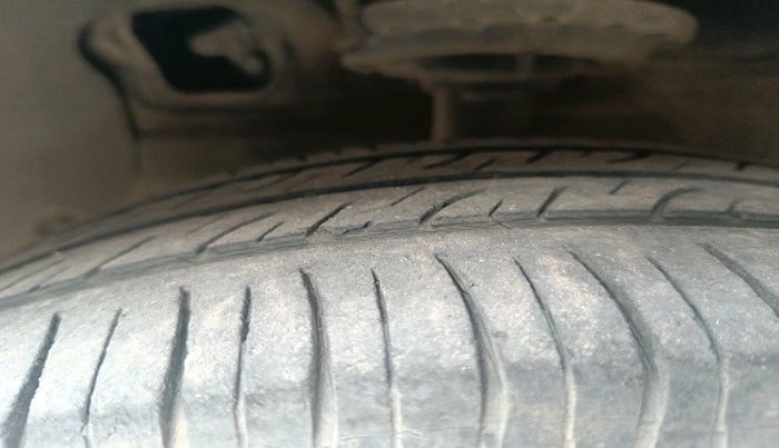 2014 Hyundai Grand i10 SPORTZ 1.2 KAPPA VTVT, Petrol, Manual, 82,300 km, tyre