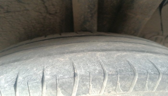 2014 Hyundai Grand i10 SPORTZ 1.2 KAPPA VTVT, Petrol, Manual, 82,300 km, tyre