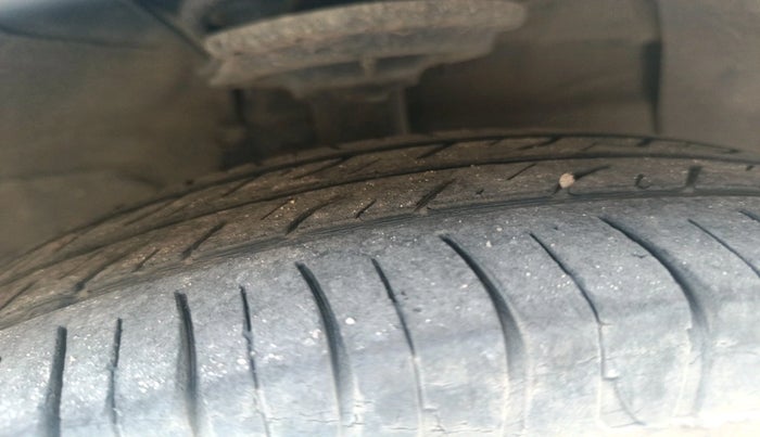 2014 Hyundai Grand i10 SPORTZ 1.2 KAPPA VTVT, Petrol, Manual, 82,300 km, tyre