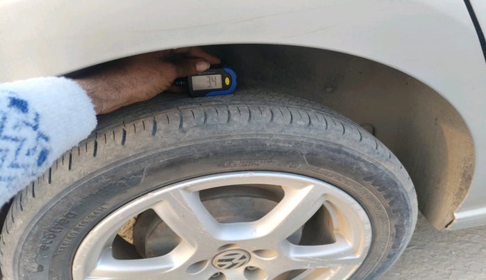 2014 Volkswagen Vento HIGHLINE DIESEL 1.5, Diesel, Manual, 75,099 km, tyre