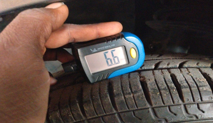 2021 Maruti Dzire VXI AMT, Petrol, Automatic, 60,128 km, tyre