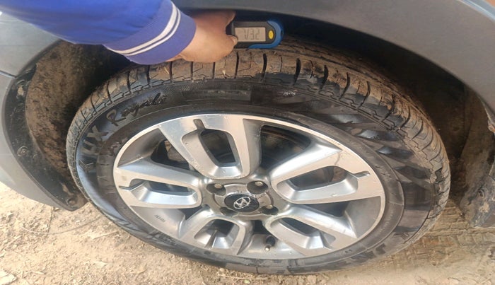 2016 Hyundai Elite i20 ASTA 1.4 CRDI, Diesel, Manual, 2,01,721 km, tyre