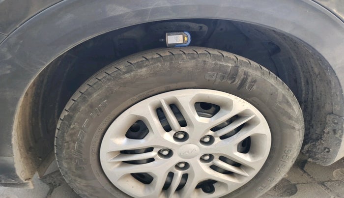 2023 KIA CARENS PRESTIGE 1.5 PETROL 7 STR, Petrol, Manual, 44,690 km, tyre