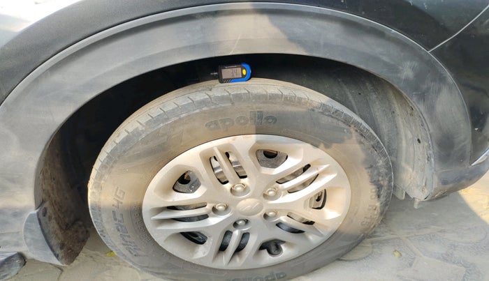 2023 KIA CARENS PRESTIGE 1.5 PETROL 7 STR, Petrol, Manual, 44,690 km, tyre