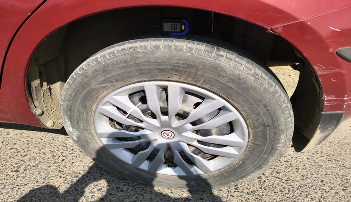 2013 Maruti Swift VXI, Petrol, Manual, 67,402 km, tyre