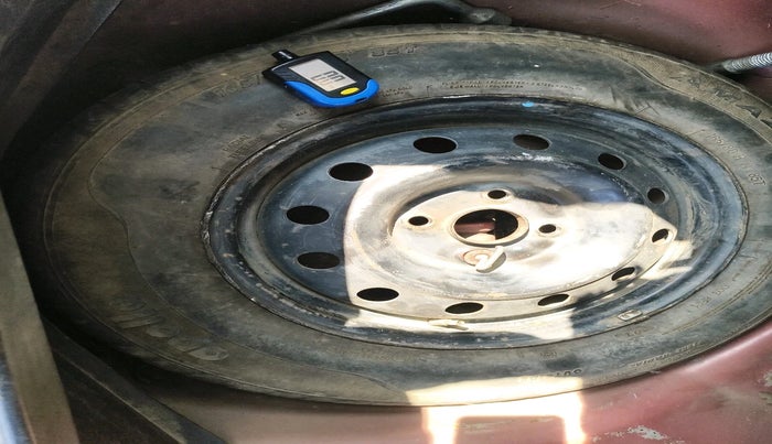 2013 Maruti Swift VXI, Petrol, Manual, 67,402 km, tyre