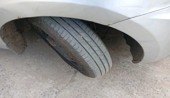 2019 Maruti Dzire VDI, Diesel, Manual, 1,39,880 km, tyre