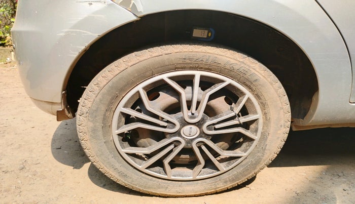 2015 Tata Bolt XMS REVOTRON, Petrol, Manual, 80,763 km, tyre