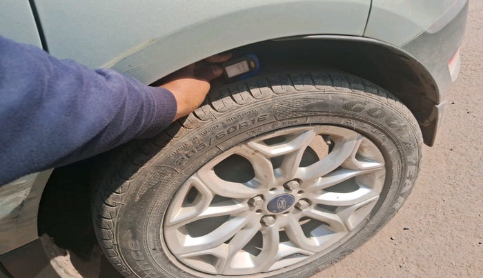 2013 Ford Ecosport TITANIUM 1.5L DIESEL, Diesel, Manual, 1,13,606 km, tyre