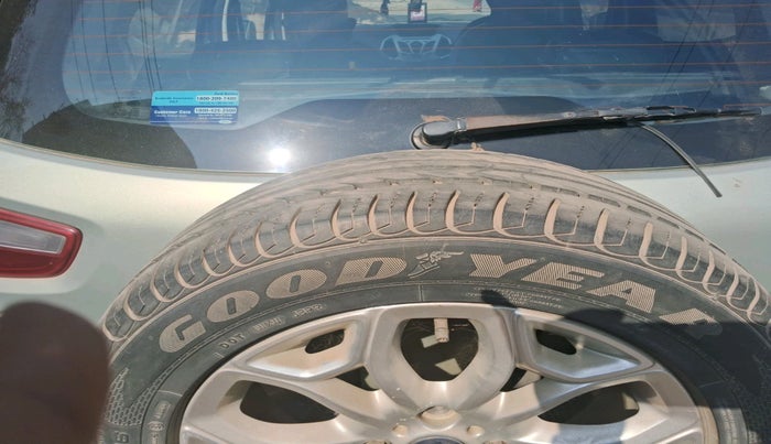 2013 Ford Ecosport TITANIUM 1.5L DIESEL, Diesel, Manual, 1,13,606 km, tyre