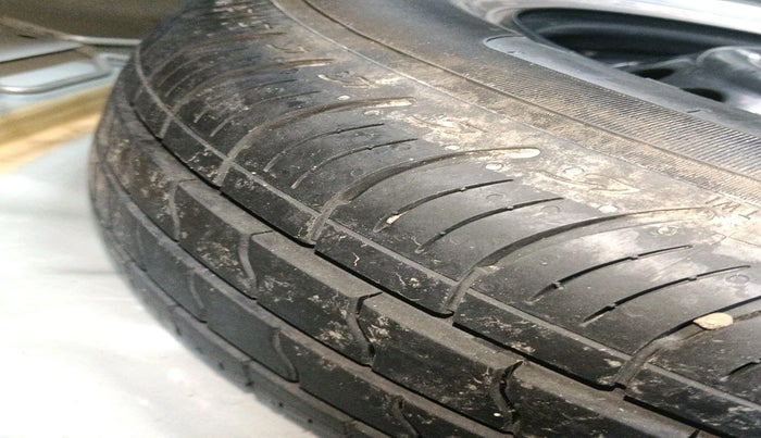 2021 Maruti Baleno ZETA PETROL 1.2, Petrol, Manual, 30,584 km, tyre