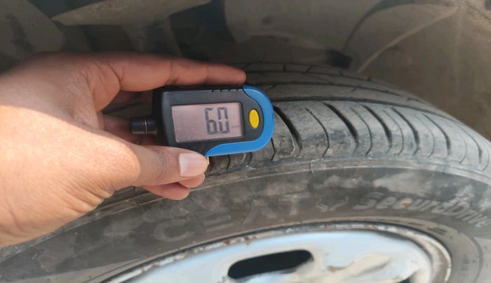 2014 Renault Duster 85 PS RXL DIESEL, Diesel, Manual, 1,06,882 km, tyre