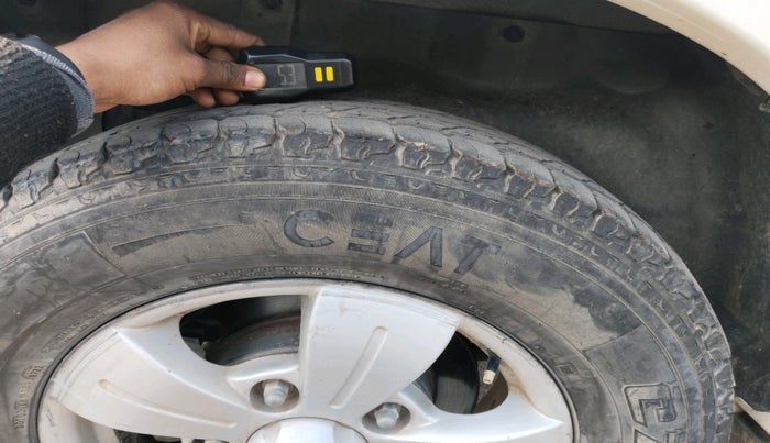 2017 Tata Safari Storme 2.2 VX 4X2, Diesel, Manual, 1,29,685 km, tyre