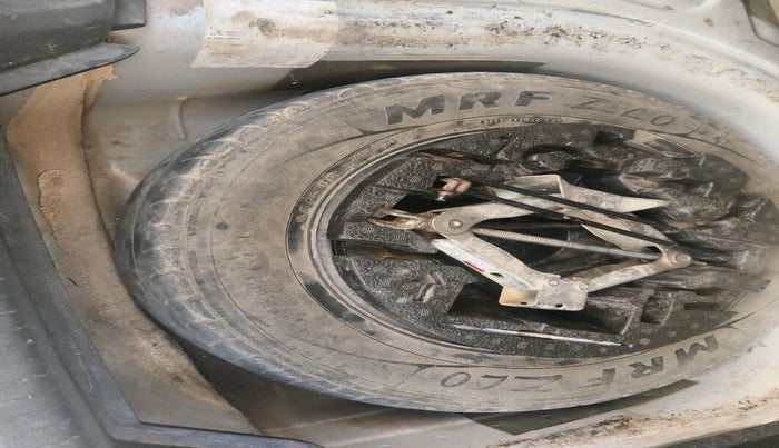 2017 Volkswagen Ameo COMFORTLINE 1.5L, Diesel, Manual, 1,72,000 km, tyre