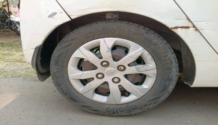 2015 Hyundai Eon MAGNA +, Petrol, Manual, 89,838 km, tyre