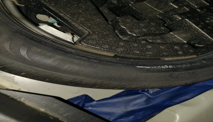 2021 Maruti Vitara Brezza LXI, Petrol, Manual, 31,486 km, tyre