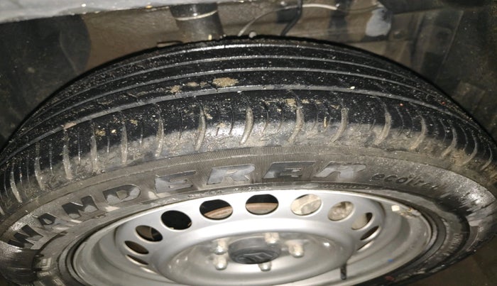 2021 Maruti Vitara Brezza LXI, Petrol, Manual, 31,486 km, tyre