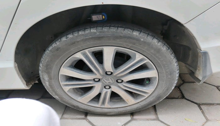 2022 Honda City 1.5L I-VTEC V MT 4TH GEN, Petrol, Manual, 28,675 km, tyre