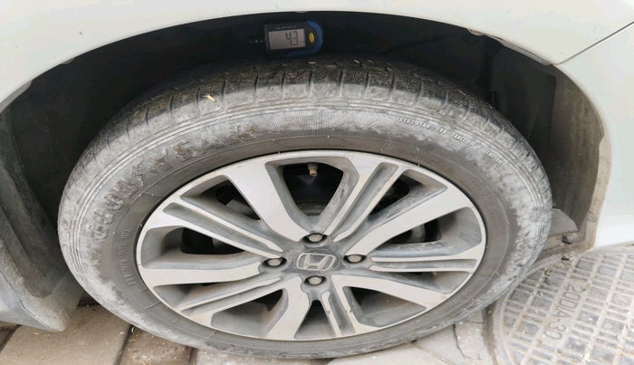 2022 Honda City 1.5L I-VTEC V MT 4TH GEN, Petrol, Manual, 28,675 km, tyre